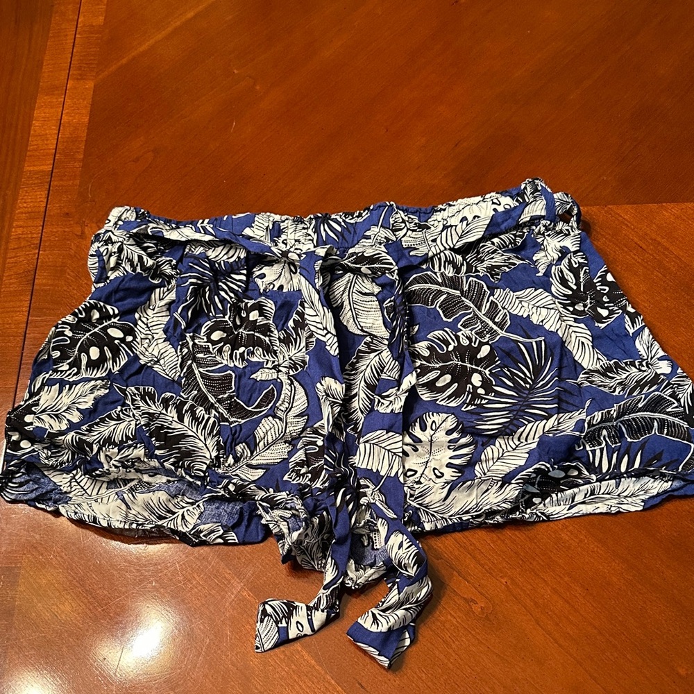 SHEIN Blue & White Tropical Print Drawstring Shorts